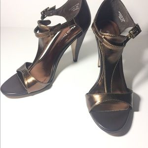 Pierre Dumas Heels Size 7M